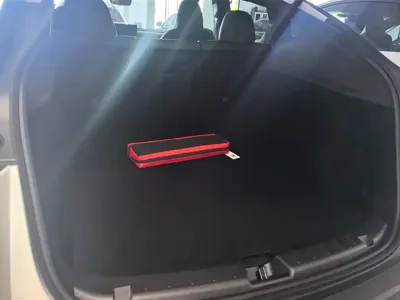 Tesla Model Y 2026, 100 км, за 36139.36 USD