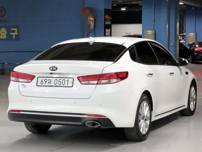 Kia K5 2016, 88220 км, за 6236.05 USD