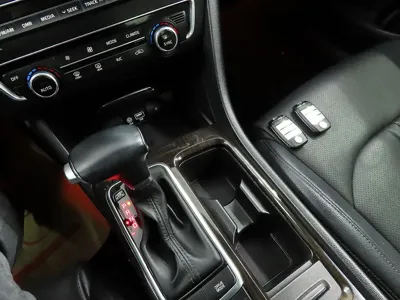 Kia K5 2016, 88220 км, за 6236.05 USD - фото 9