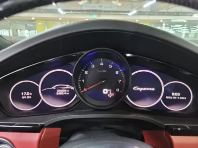 Porsche Cayenne 2021, 28500 км, за 78625.69 USD - фото 8