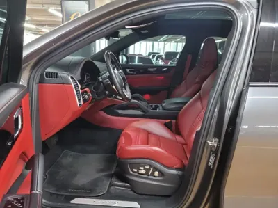 Porsche Cayenne 2021, 28500 км, за 78625.69 USD - фото 11