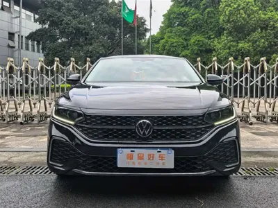 Volkswagen Passat 2024, 29600 км, за 16627.11 USD