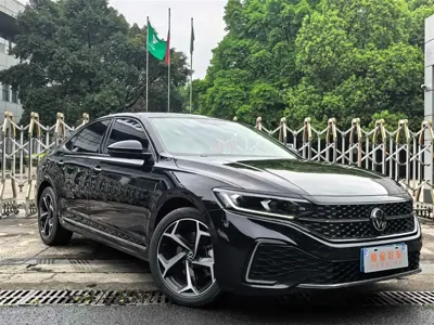 Volkswagen Passat 2024, 29600 км, за 16627.11 USD