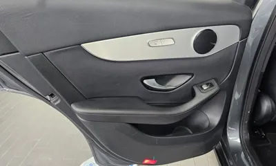 Mercedes-Benz GLC-Class 2018, 71408 км, за 16738.87 USD - фото 25