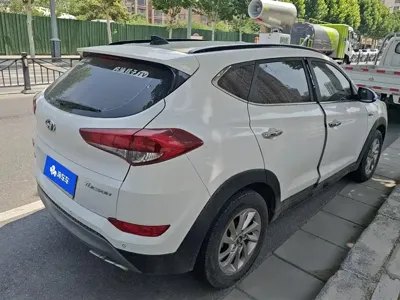 Hyundai Tucson 2017, 86500 км, за 5828.59 USD