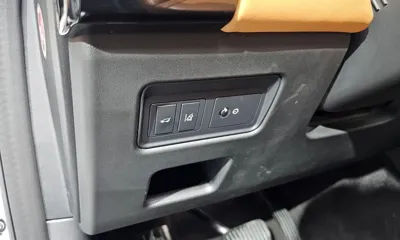 Land Rover Discovery 2018, 123511 км, за 17657.87 USD - фото 27