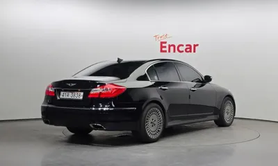 Hyundai Genesis 2012, 196654 км, за 2364.69 USD