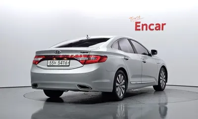 Hyundai Grandeur 2014, 196837 км, за 3678.4 USD