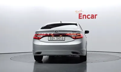 Hyundai Grandeur 2014, 196837 км, за 3678.4 USD