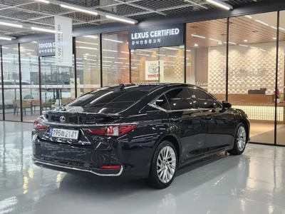 Lexus ES 2025, 37277 км, за 35915.39 USD