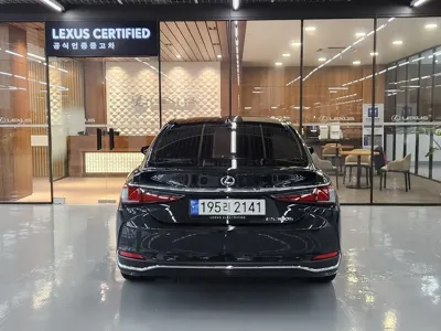 Lexus ES 2025, 37277 км, за 35915.39 USD