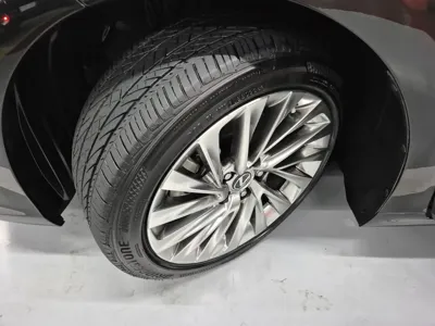 Lexus ES 2025, 37277 км, за 35915.39 USD