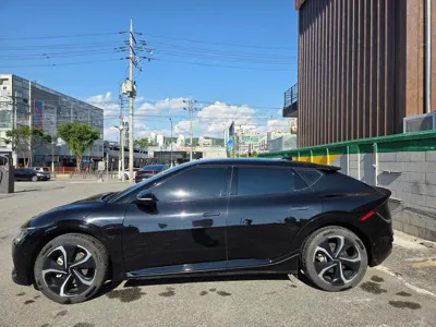 Kia EV6 2023, 88000 км, за 13720.12 USD