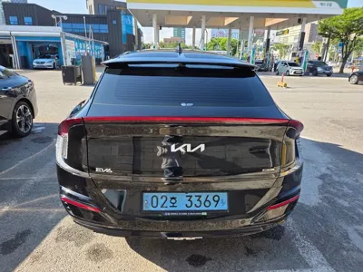 Kia EV6 2023, 88000 км, за 13720.12 USD