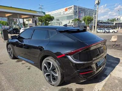 Kia EV6 2023, 88000 км, за 13720.12 USD
