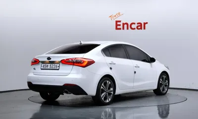 Kia K3 2014, 61103 км, за 5054.48 USD
