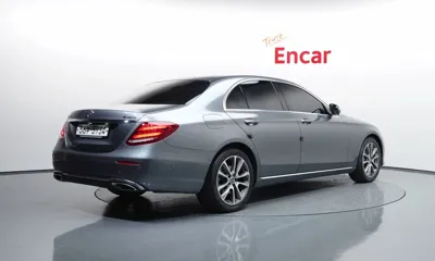 Mercedes-Benz E-Class 2019, 56930 км, за 15557.31 USD