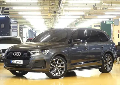 Audi Q7 · 2023 год