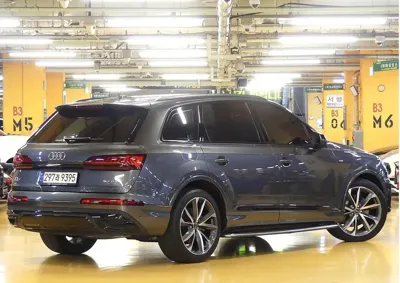 Audi Q7 2023, 44000 км, за 54046.99 USD