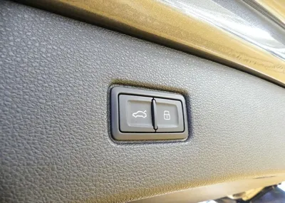 Audi Q7 2023, 44000 км, за 54046.99 USD