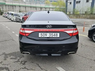 Hyundai Grandeur 2016, 165053 км, за 5120.13 USD