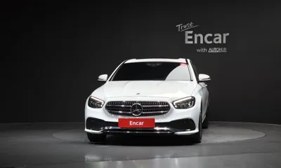 Mercedes-Benz E-Class 2023, 38003 км, за 25928.84 USD