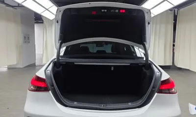 Mercedes-Benz E-Class 2023, 38003 км, за 25928.84 USD - фото 16