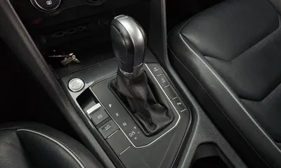 Volkswagen Tiguan 2018, 105939 км, за 12052.12 USD - фото 9