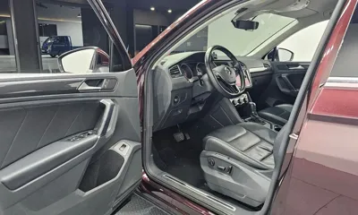 Volkswagen Tiguan 2018, 105939 км, за 12052.12 USD - фото 10
