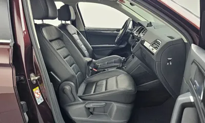 Volkswagen Tiguan 2018, 105939 км, за 12052.12 USD - фото 11