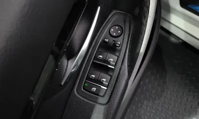 BMW 3-Series 2018, 99067 км, за 12176.85 USD - фото 17