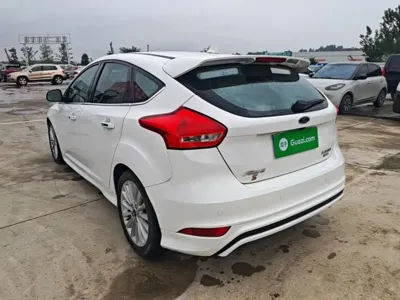 Ford Focus 2017, 110900 км, за 5622 USD