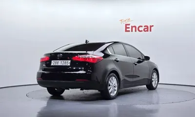 Kia K3 2015, 164016 км, за 3055.32 USD