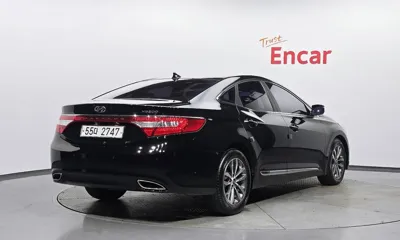 Hyundai Grandeur 2011, 174624 км, за 2340.24 USD