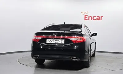Hyundai Grandeur 2011, 174624 км, за 2340.24 USD