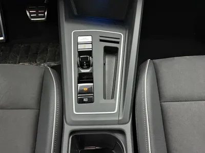 Volkswagen Golf 2024, 100 км, за 21806.7 USD - фото 12
