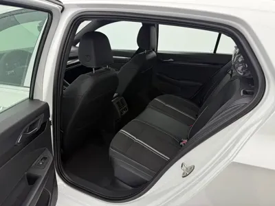 Volkswagen Golf 2024, 100 км, за 21806.7 USD - фото 14