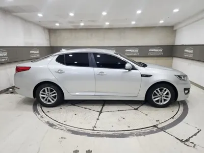 Kia K5 2011, 56000 км, за 4228.47 USD