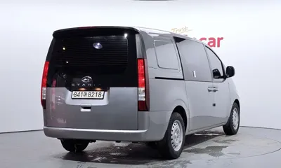 Hyundai Staria 2022, 48599 км, за 15091.24 USD