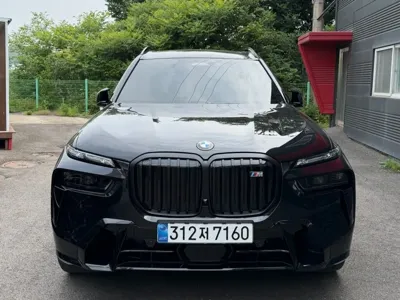 BMW X7 2025, 13000 км, за 113843.45 USD