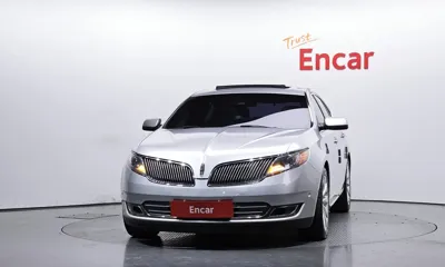 Lincoln MKS 2013, 142787 км, за 2636.27 USD
