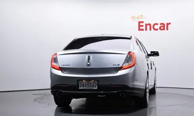Lincoln MKS 2013, 142787 км, за 2636.27 USD