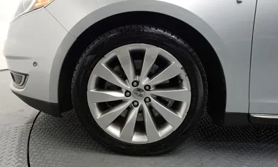 Lincoln MKS 2013, 142787 км, за 2636.27 USD