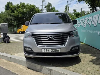 Hyundai Starex 2018, 74134 км, за 10831.04 USD