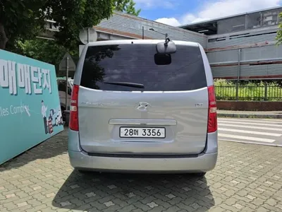 Hyundai Starex 2018, 74134 км, за 10831.04 USD
