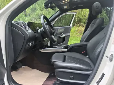 Mercedes-Benz GLB 2023, 60000 км, за 17240.37 USD