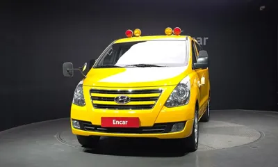 Hyundai Starex 2018, 76111 км, за 7745.83 USD