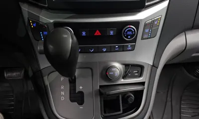 Hyundai Starex 2018, 76111 км, за 7745.83 USD - фото 9