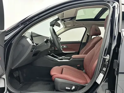 BMW 3 Series 2023, 29000 км, за 34869.01 USD