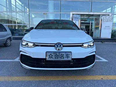 Volkswagen Golf 2022, 29000 км, за 17577.84 USD